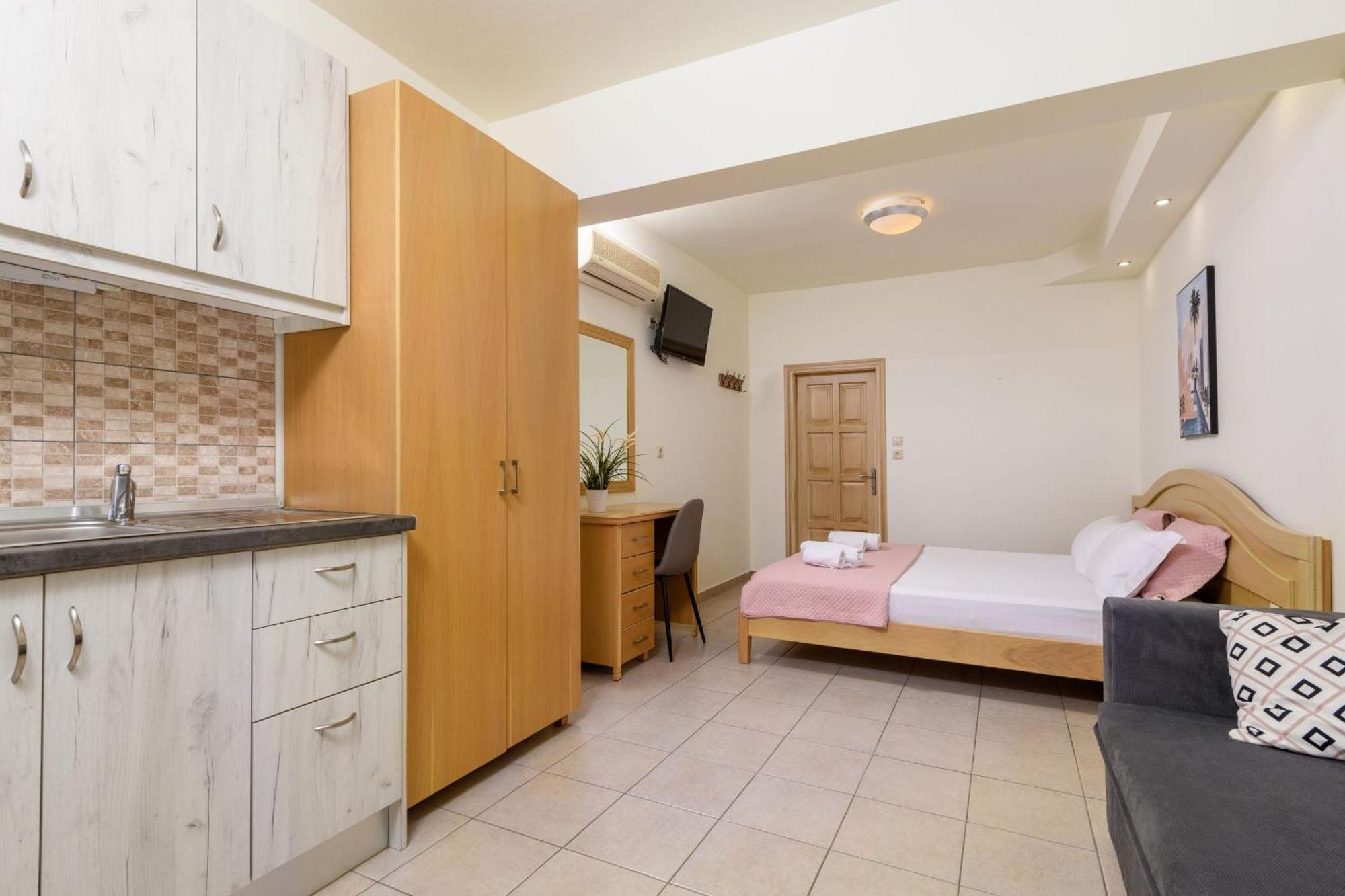 Roula Apartment